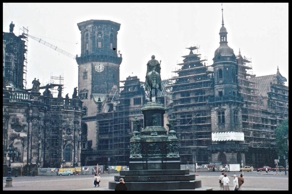 Sightseeing Dresden - City Castle 1990